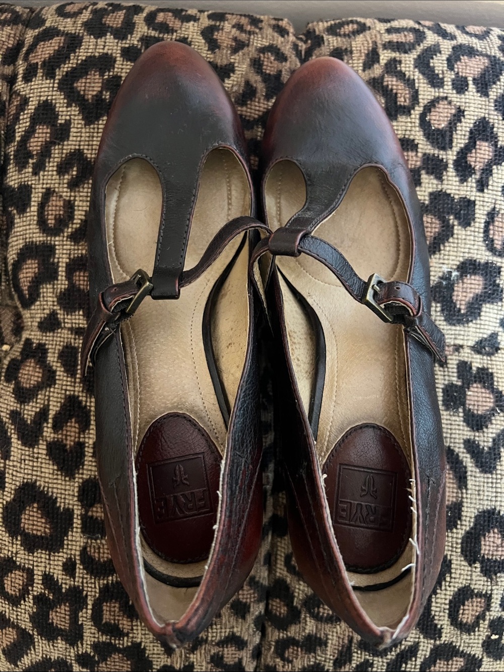 FRYE AND CO. Two-Tone oxblood brown Lois T-Strap Leather wedge heels size 8. - Picture 4 of 9